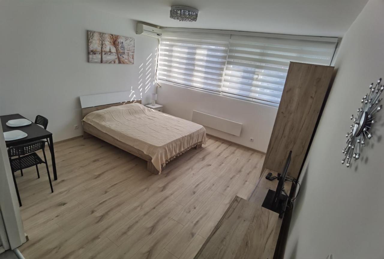Apartamento Apartman Lena Banovo Brdo Belgrado Exterior foto